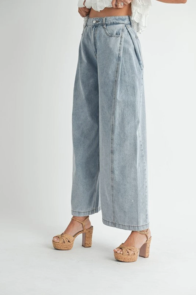 Pleated Wide Leg Jeans