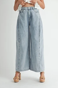 Pleated Wide Leg Jeans