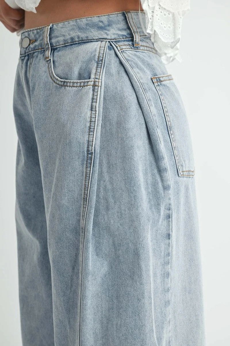Pleated Wide Leg Jeans