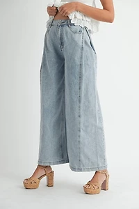 Pleated Wide Leg Jeans