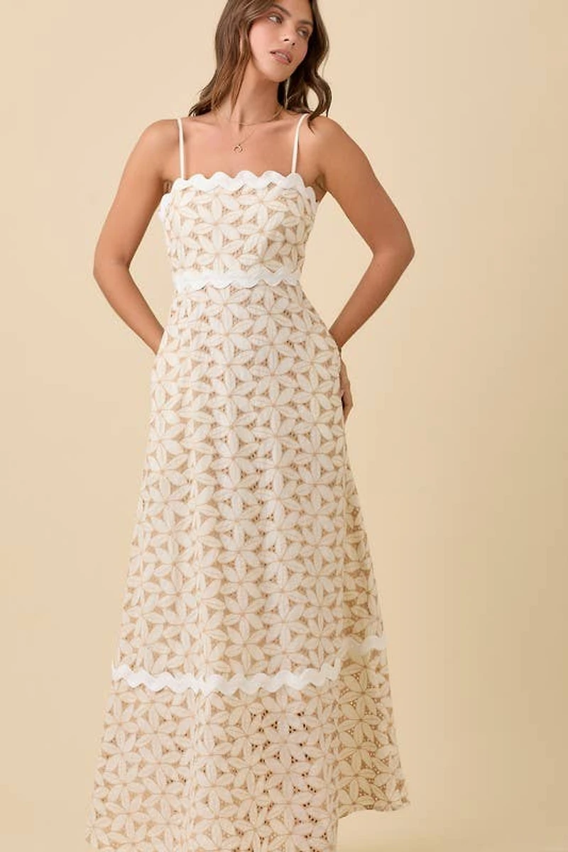 Floral Eyelet Contrast Maxi Dress