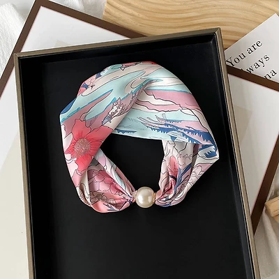 Silky Pink Scarf Necklace With Pearl
