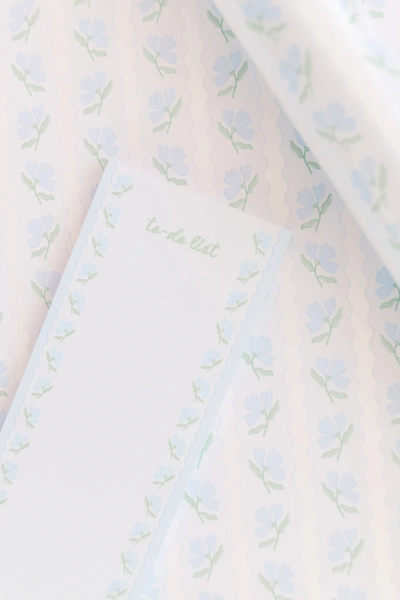 Blue Flower Wavy List Notepad
