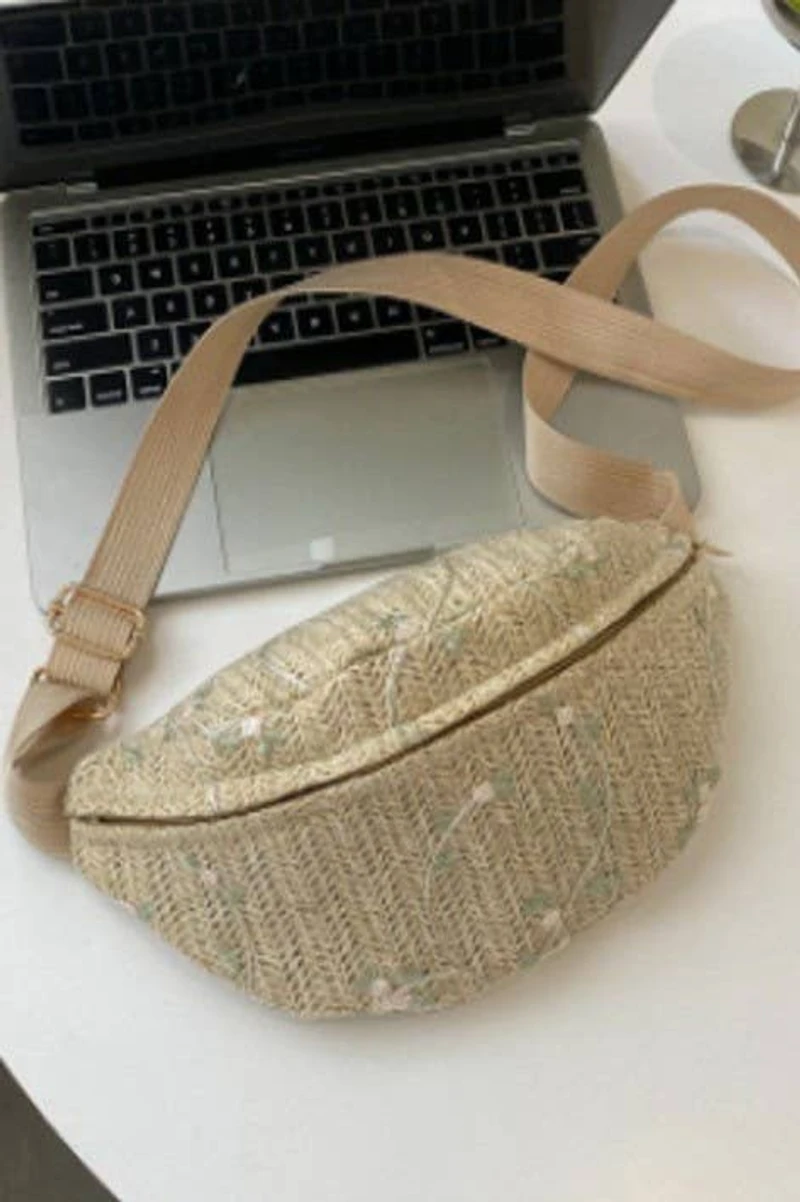 RAFFIA STRAW WAIST FANNY PACK CROSSBODY BELT BAG