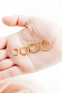Huggie Earrings  Scarlett Hoop Gold 14mm