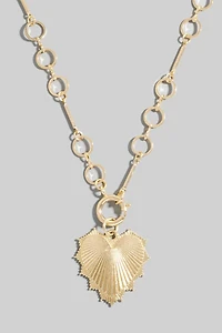 Intricate Heart Pendant Chain Necklace