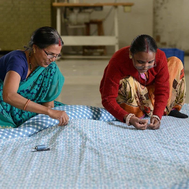Peacock Quilted Makeup Bag