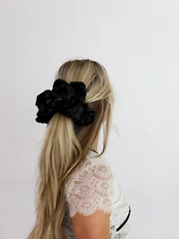 Jumbo Sleep Silk Scrunchie