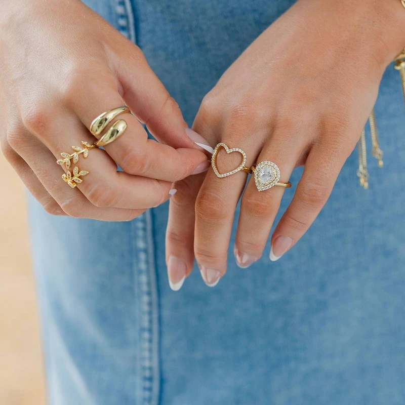 Pavé Heart Adjustable Ring: Gold