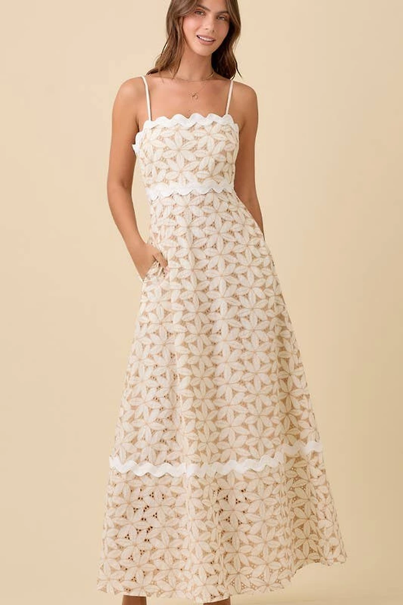Floral Eyelet Contrast Maxi Dress