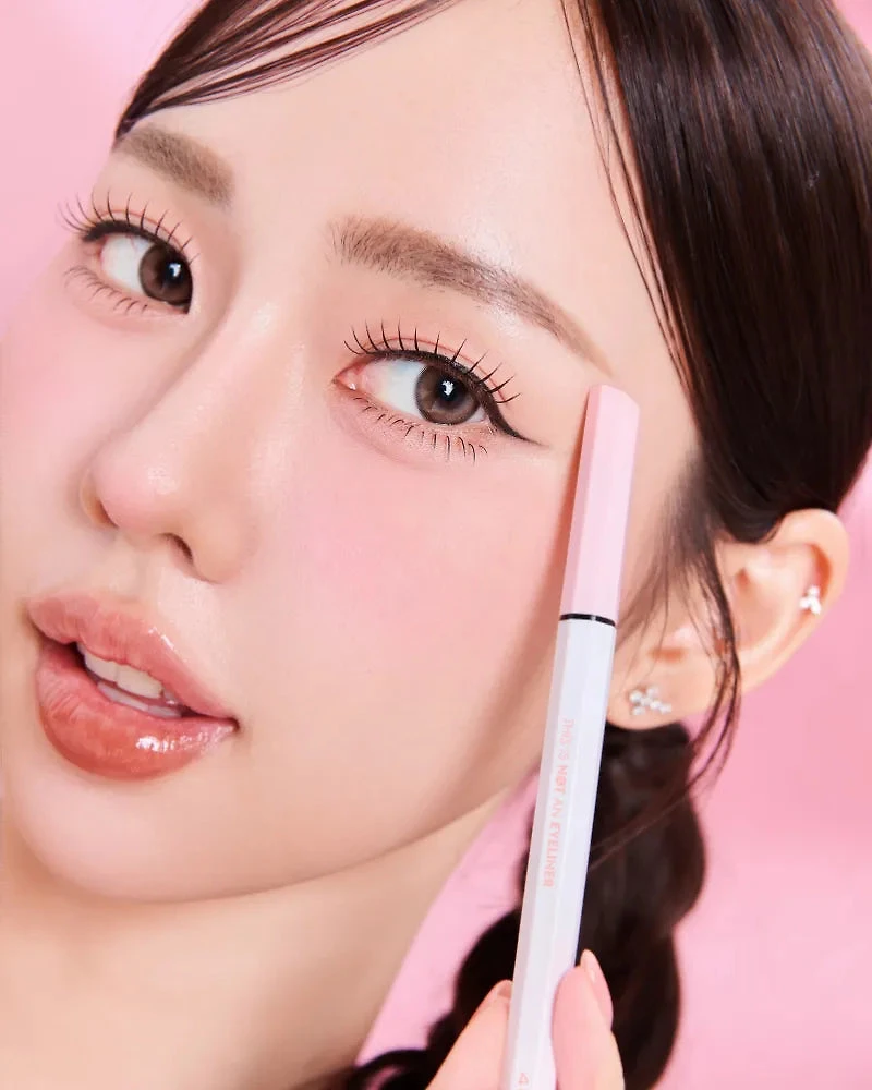 4U2 This Is Not An Eyeliner
