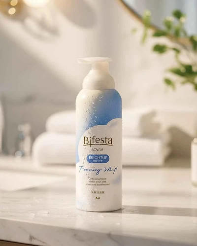 Bifesta Foaming Whip Bright Up