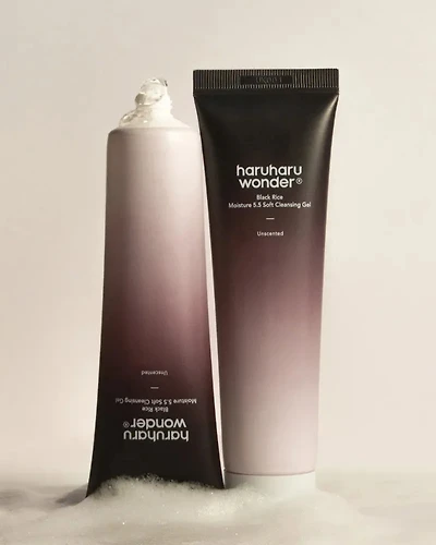 Haruharu Wonder Black Rice Moisture 5.5 Soft Cleansing Gel
