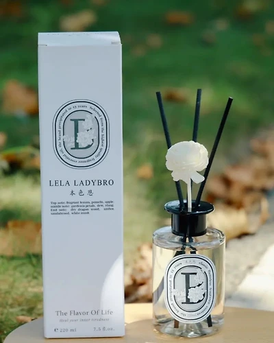 Lela Ladybro Gardenia Fragrance Reed Diffuser