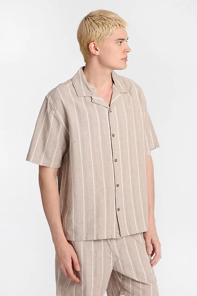 Chemise boutonnée à rayures texturées