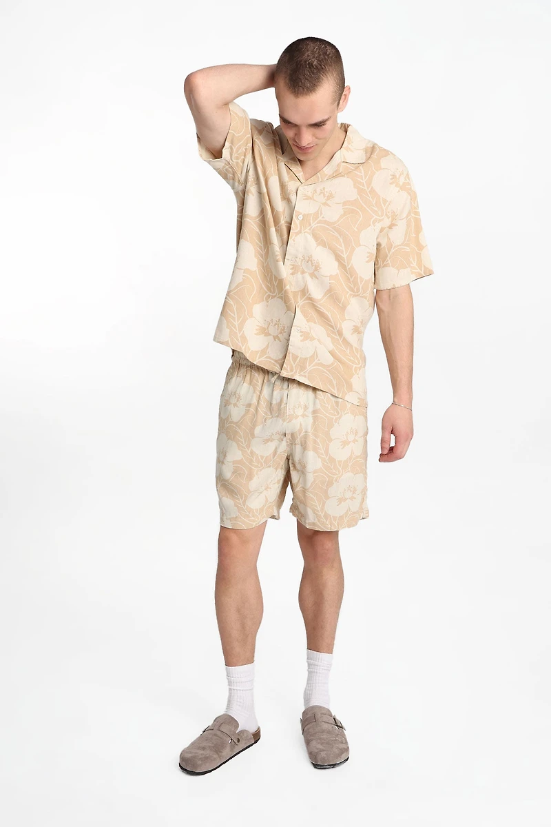 Chemise boutonnée à imprimé floral en mélange de lin