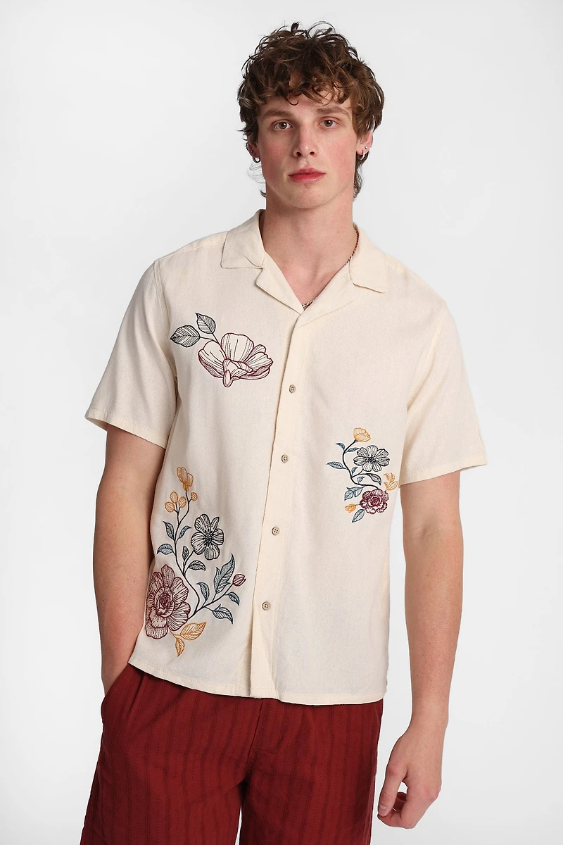 Chemise en mélange de lin à motif floral brod