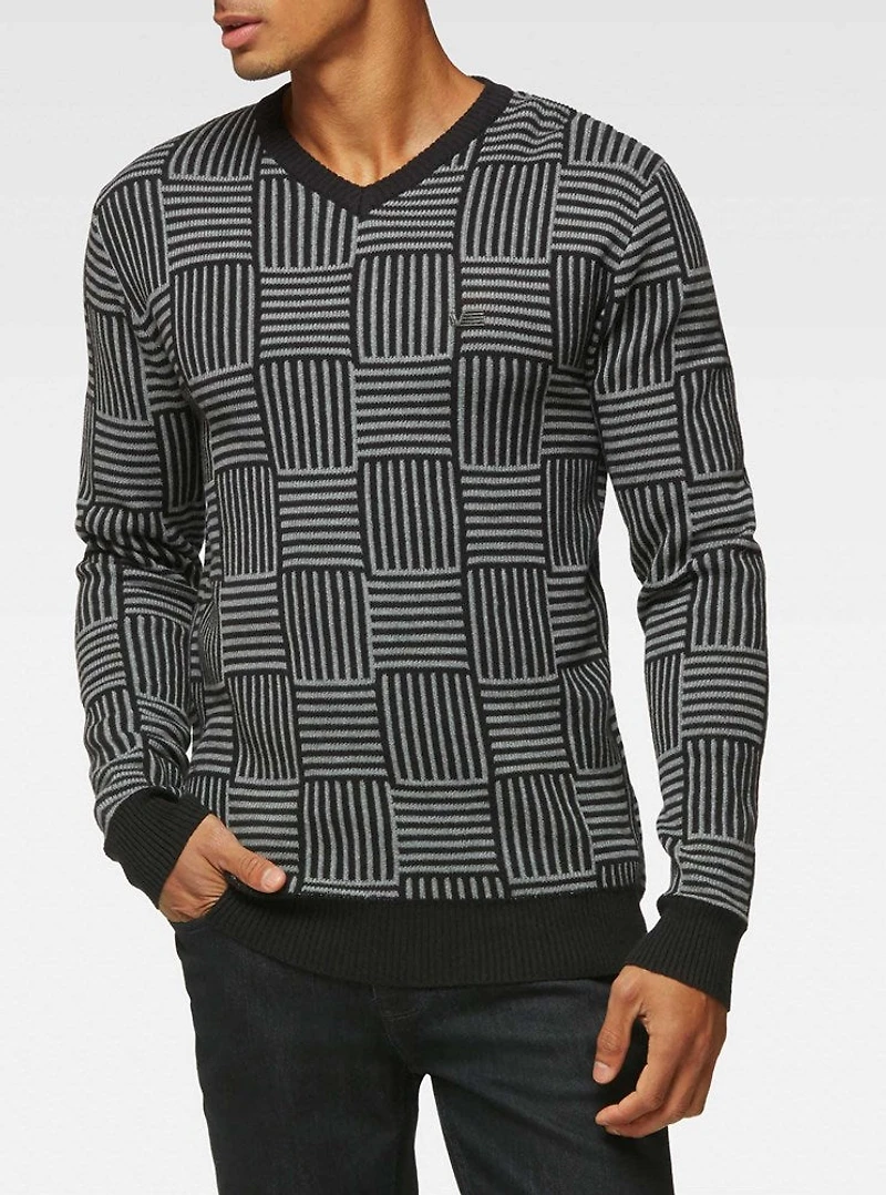 Men's v neck sweater
