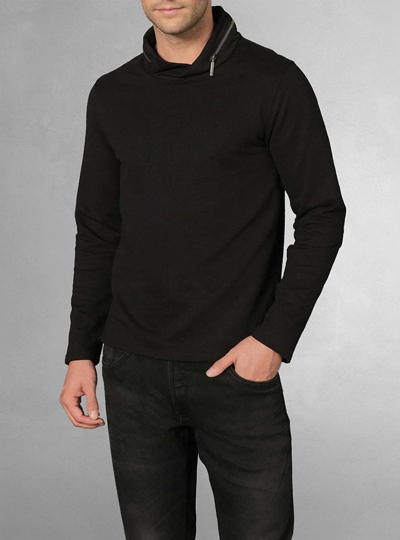 Men's turtleneck t-shirt