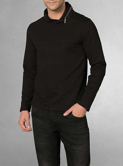 Men's turtleneck t-shirt