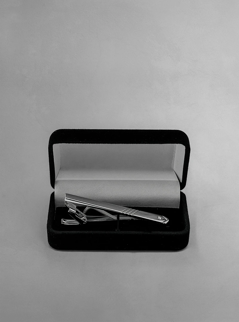 Pince à cravate pour homme