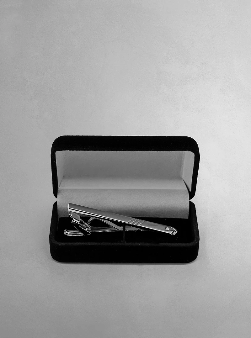 Pince à cravate pour homme