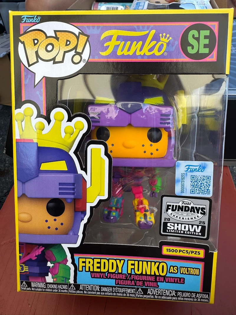 Funko Pop! Funko Fundays - Freddy Funko As Voltron (Black Light) SE [2025 Fundays Exclusive - Limited 1,500pcs]