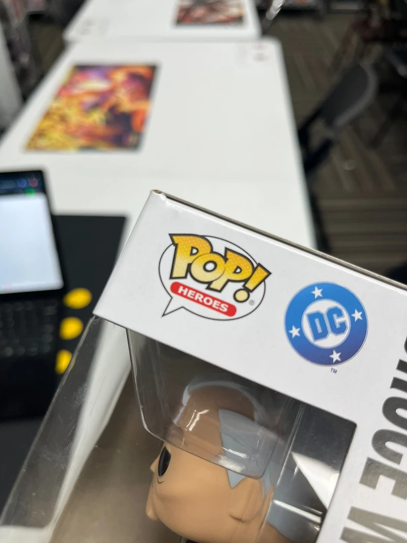 Funko Pop! DC Heroes: Batman Beyond - Bruce Wayne & Ace #550 [Funko Limited Edition - 9,500pcs]