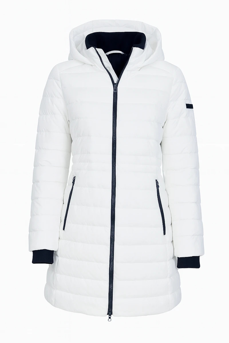 Le manteau matelassé à détail contrastée