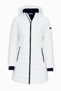 Le manteau matelassé à détail contrastée