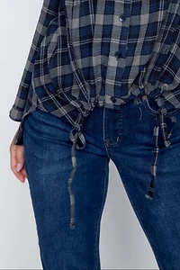 La blouse à carreaux avec ourlet cordon