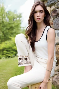 Le haut côtelé à bordure crochetée