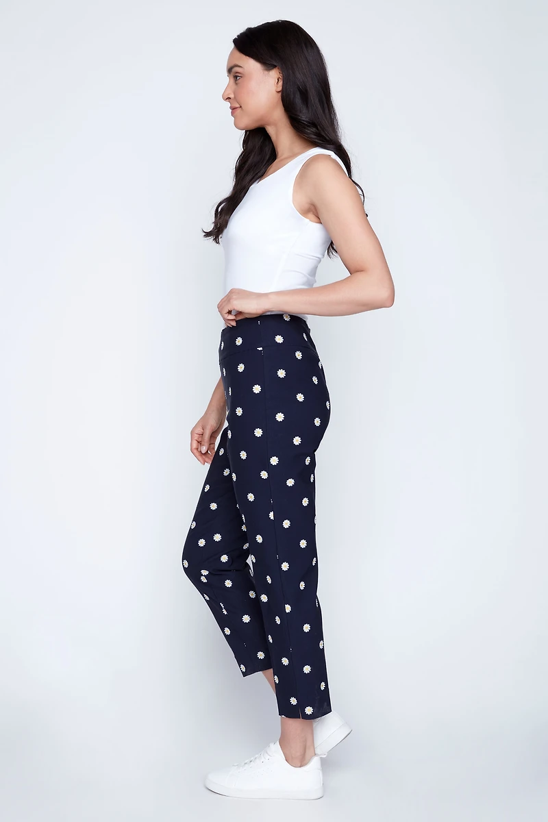 Le pantalon à jambe étroite avec broderie marguerite