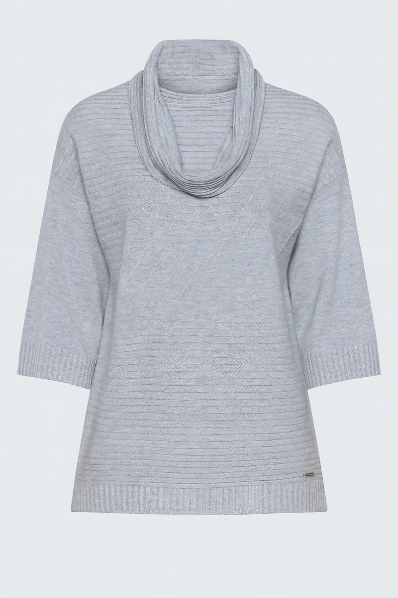Le pull rayé avec écharpe amovible