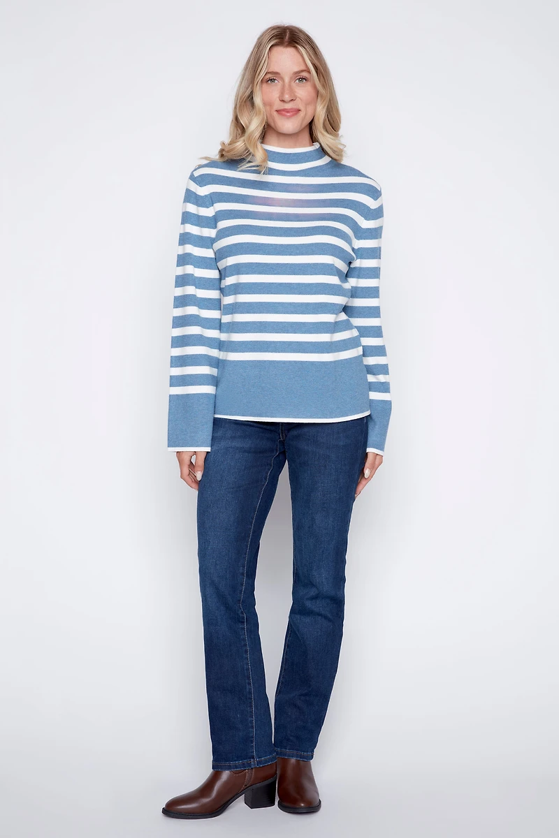 Le pull rayé à manches cloche
