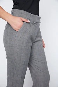 Le pantalon à carreaux
