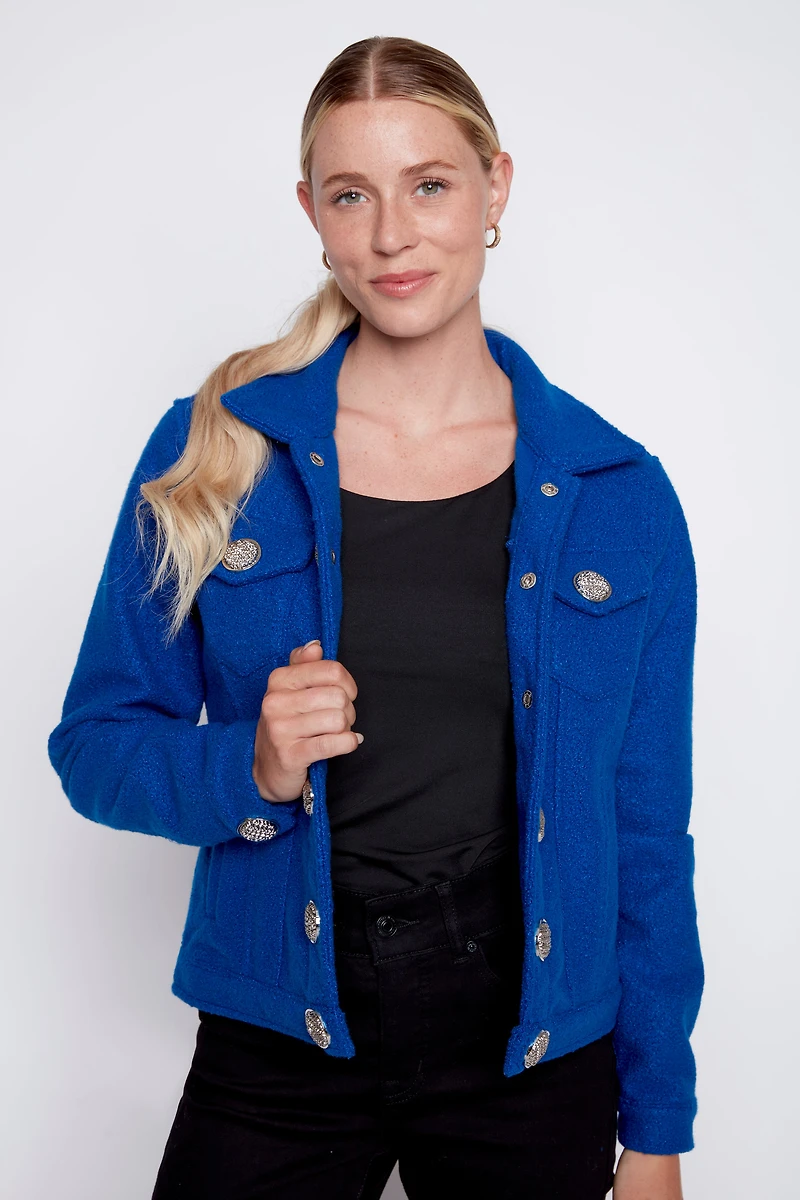 La veste en laine bouillie à gros boutons