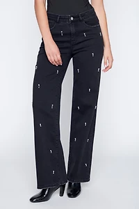 Le jean à jambes larges avec détails en strass