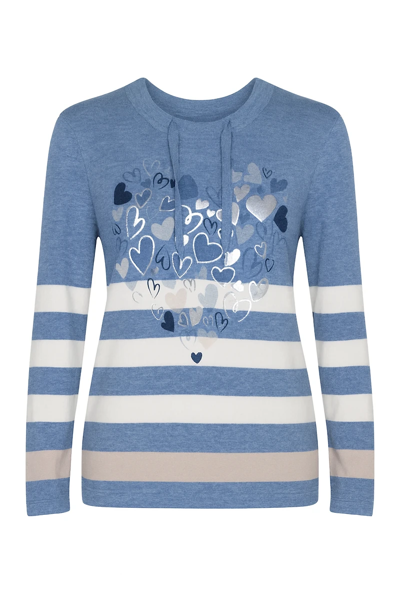 Le pull à rayures et motif cœur