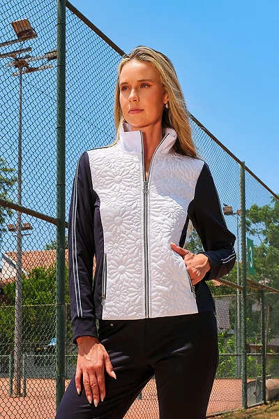 La veste matelassée à motifs floraux