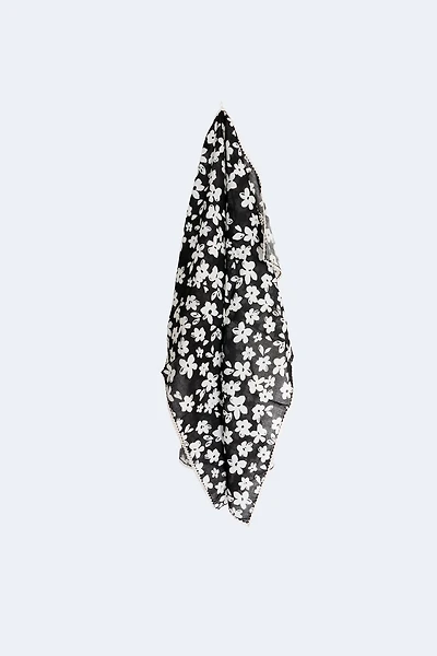 L'écharpe à fleurs de marguerite