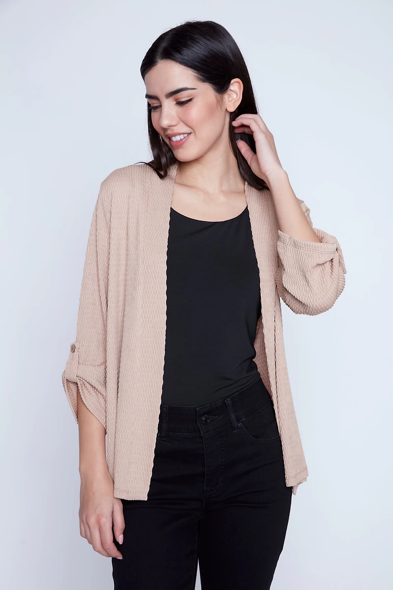 Le cardigan texturé avec détail à patte