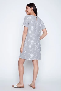 La robe brodée à imprimé floral avec poches