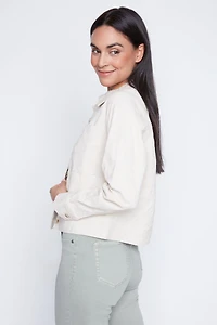 La veste en denim à broderie florale