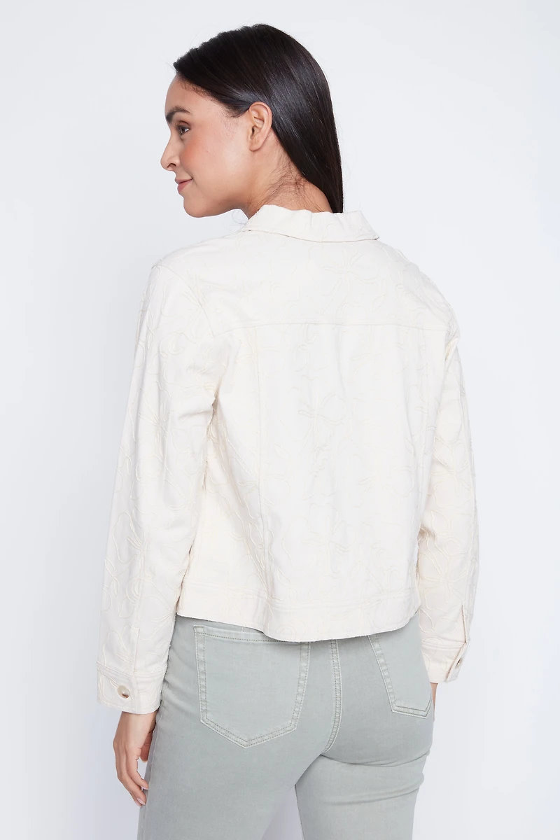 La veste en denim à broderie florale