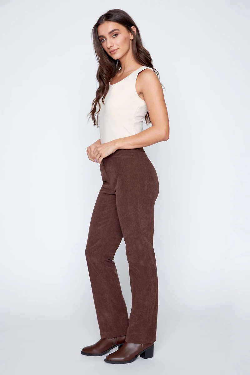 Le pantalon  jambe droit en velours côtelé
