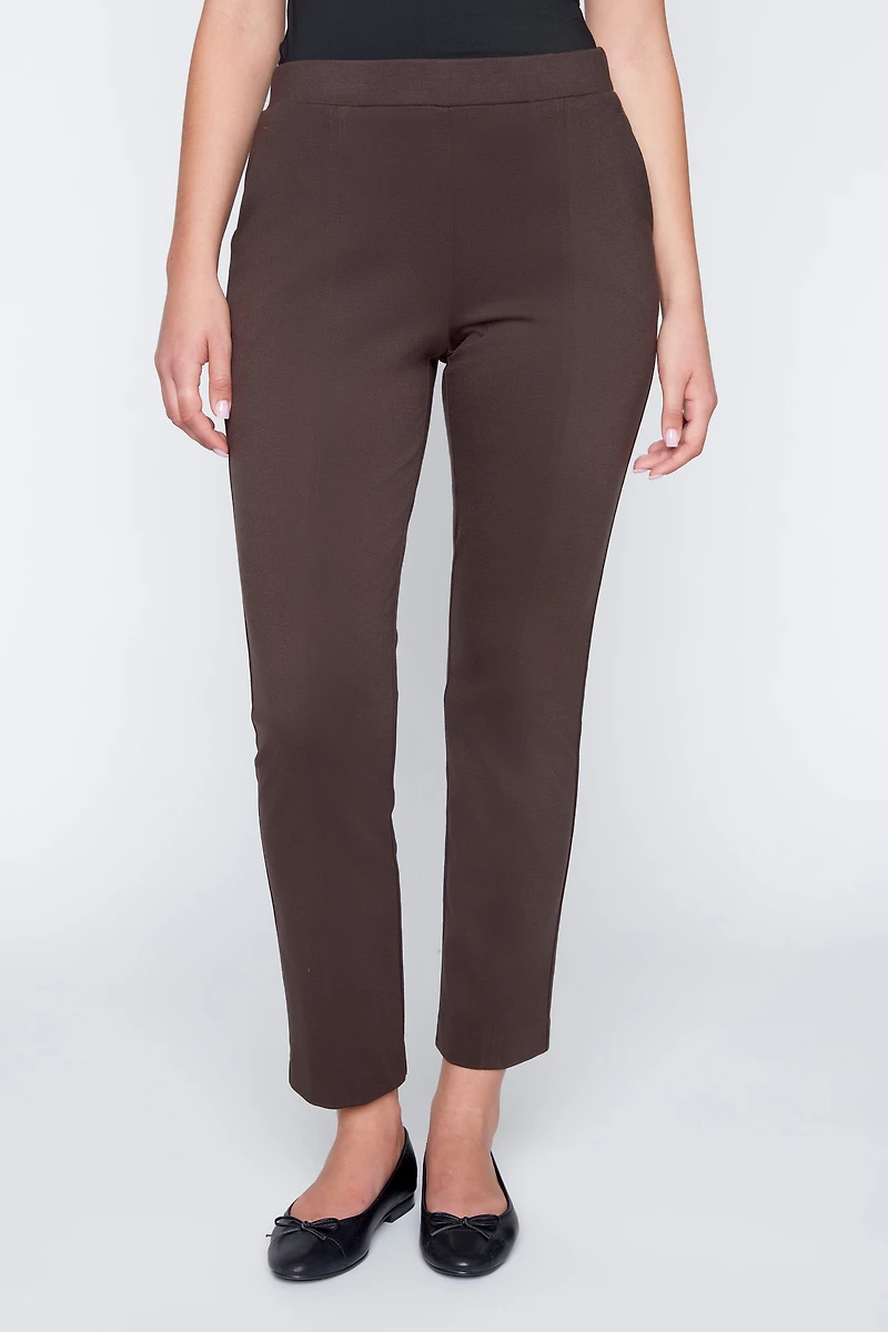 Le pantalon à jambe étroite