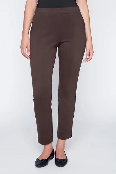 Le pantalon à jambe étroite