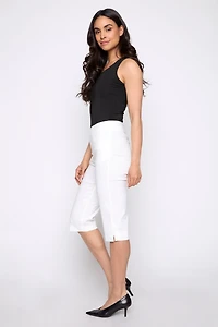 Straight leg textured Bermuda
