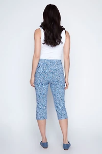 Slim leg printed capri